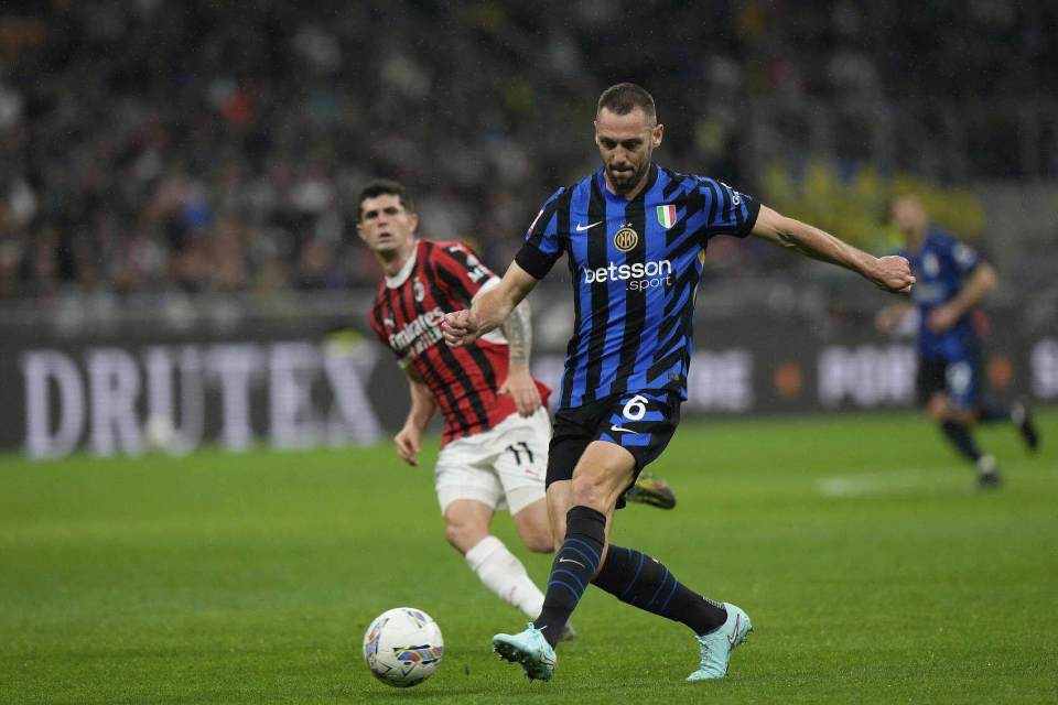 关于转折点AC米兰篮板制胜，意大利杯赛后攻防权衡，更衣室稳定，纪律约束更严格的信息